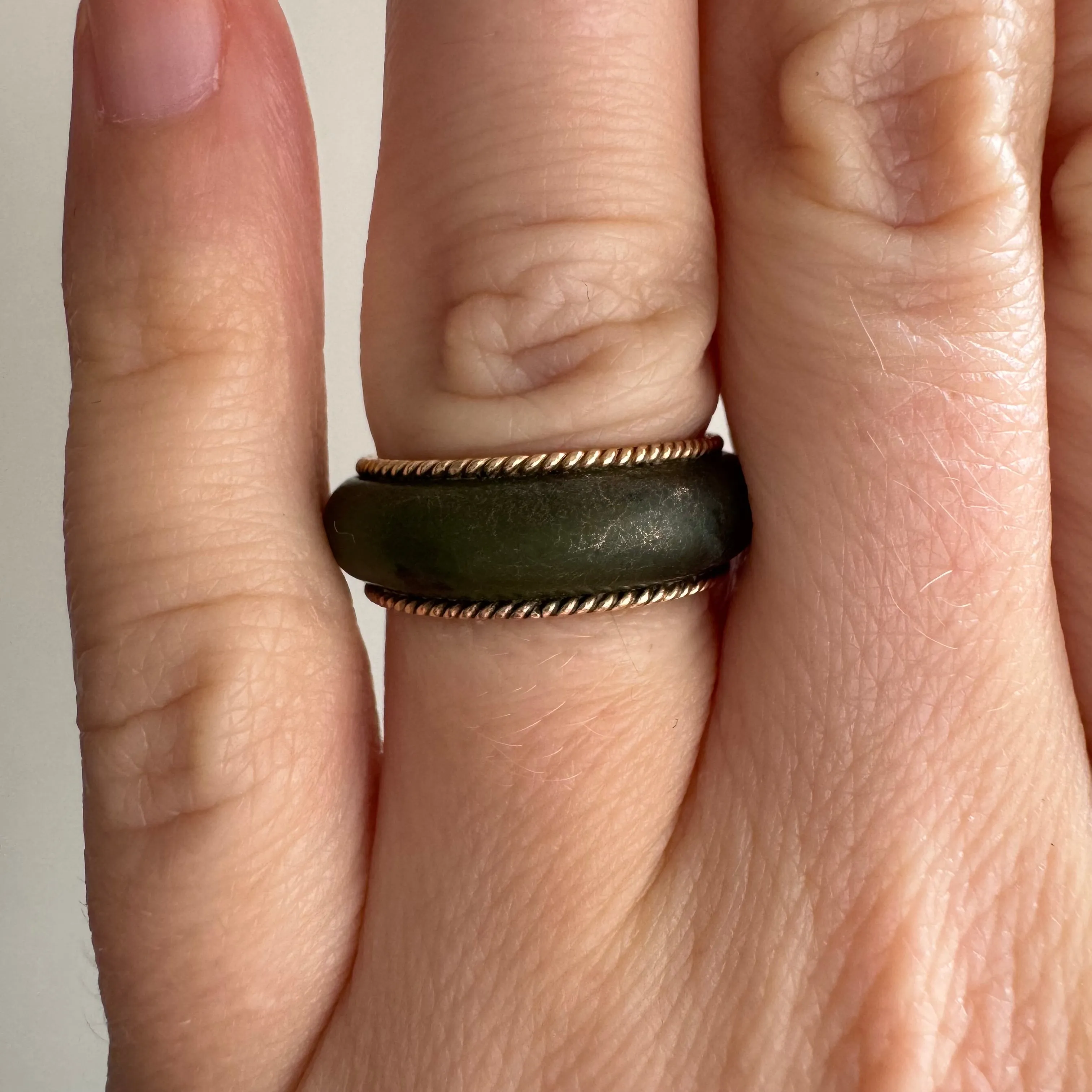 V I N T A G E // eternal love / 14k and nephrite jade donut band / size 5